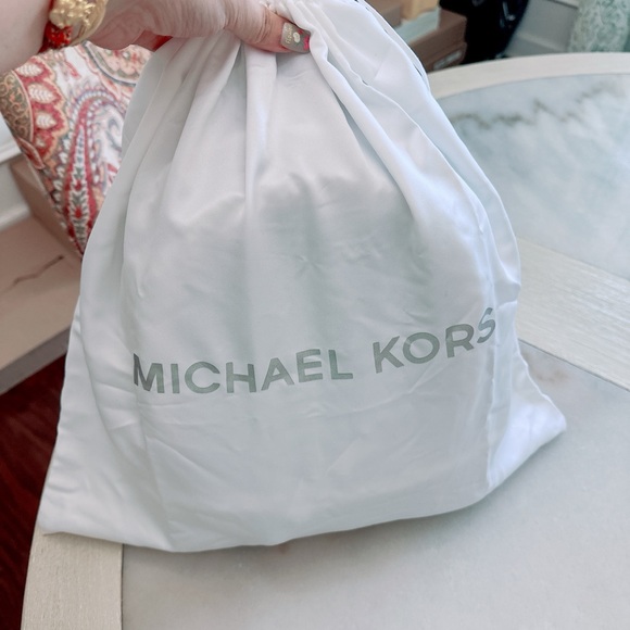 - MICHAEL KORS RHEA ZIP MEDIUM BACKPACK BLACK LEATHER NATURAL SHEARLING/NWT - Picture 15 of 15